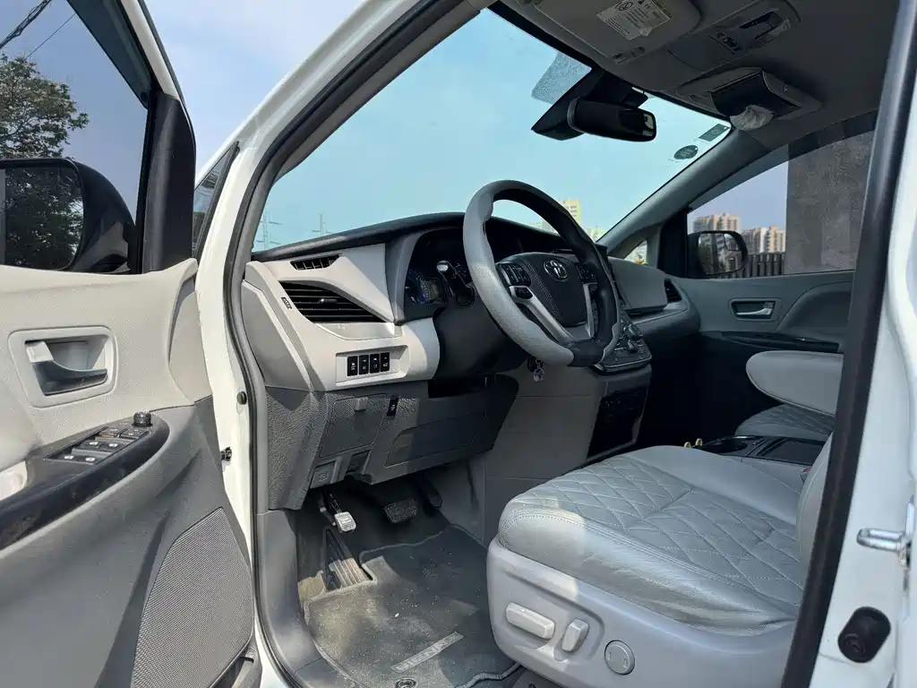 Toyota Sienna 2015 3.5L L