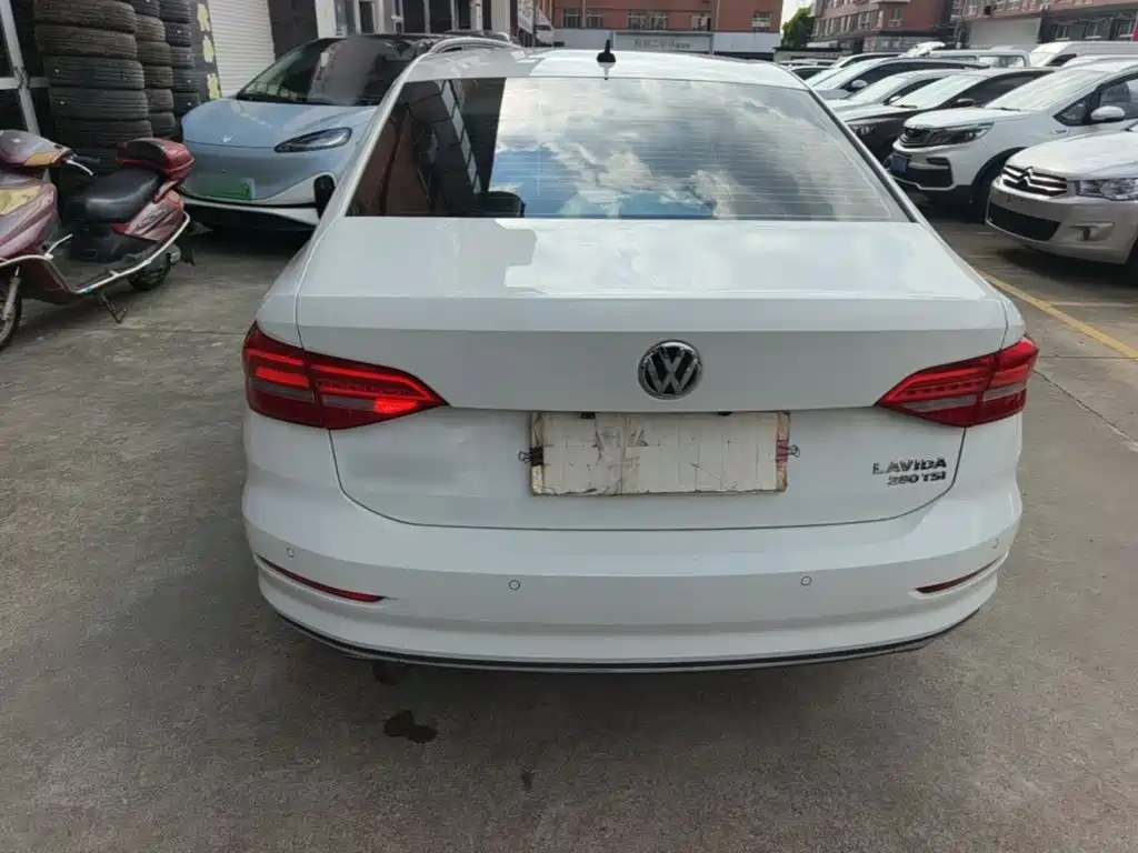 Volkswagen Lavida — миниатюра 6