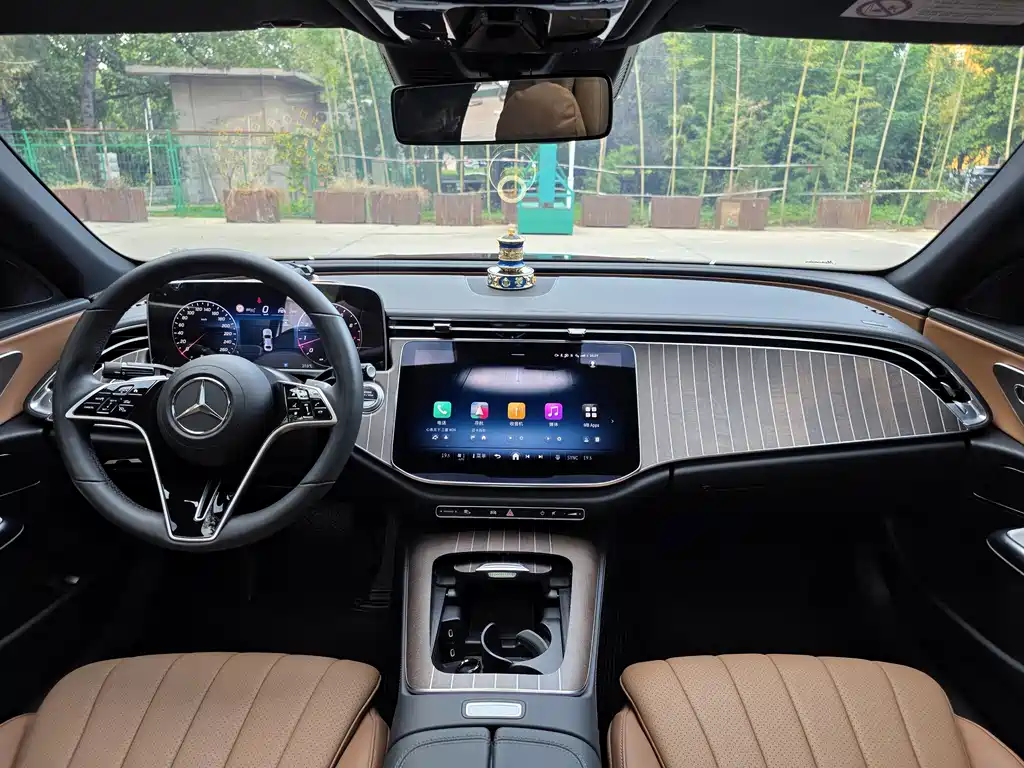 Mercedes-Benz E-Class — миниатюра 15