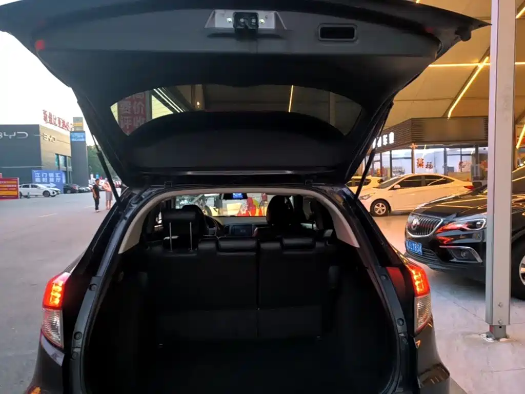 Honda Vezel — миниатюра 19