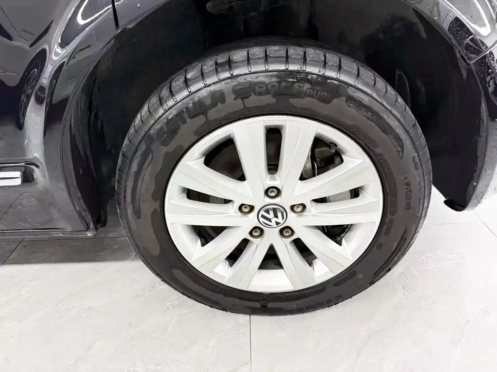 Volkswagen Multivan — миниатюра 24
