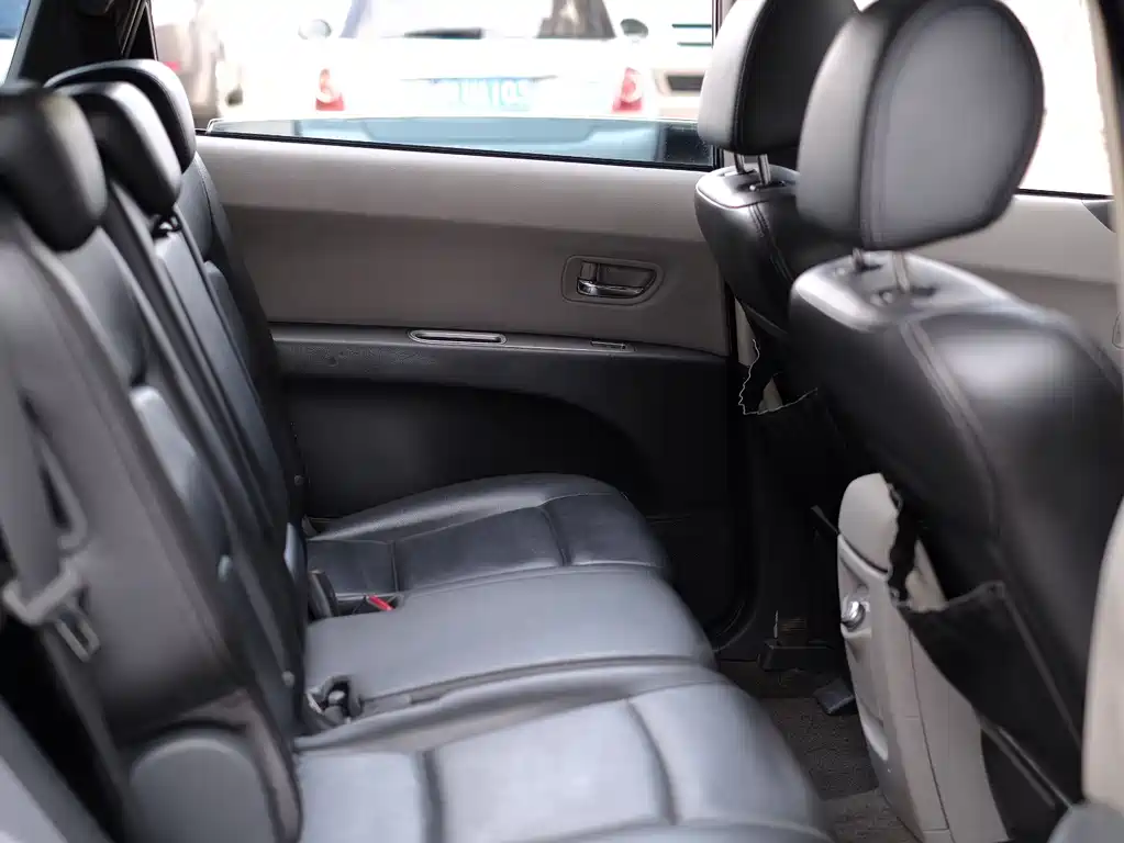 Subaru Tribeca — миниатюра 31