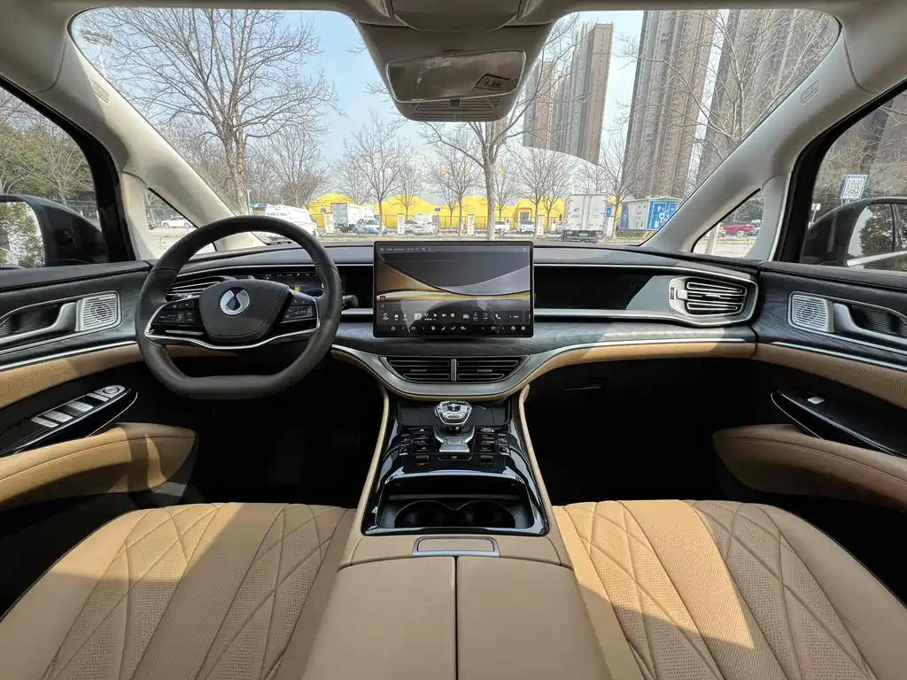 Denza D9 2024 DM-i 980 Luxury
