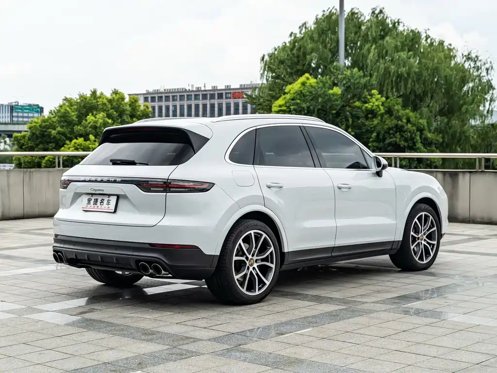 Porsche Cayenne — миниатюра 6