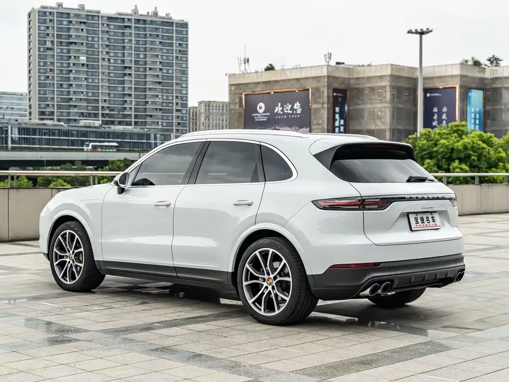 Porsche Cayenne — миниатюра 7