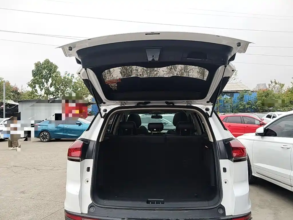 Geely Boyue — миниатюра 19