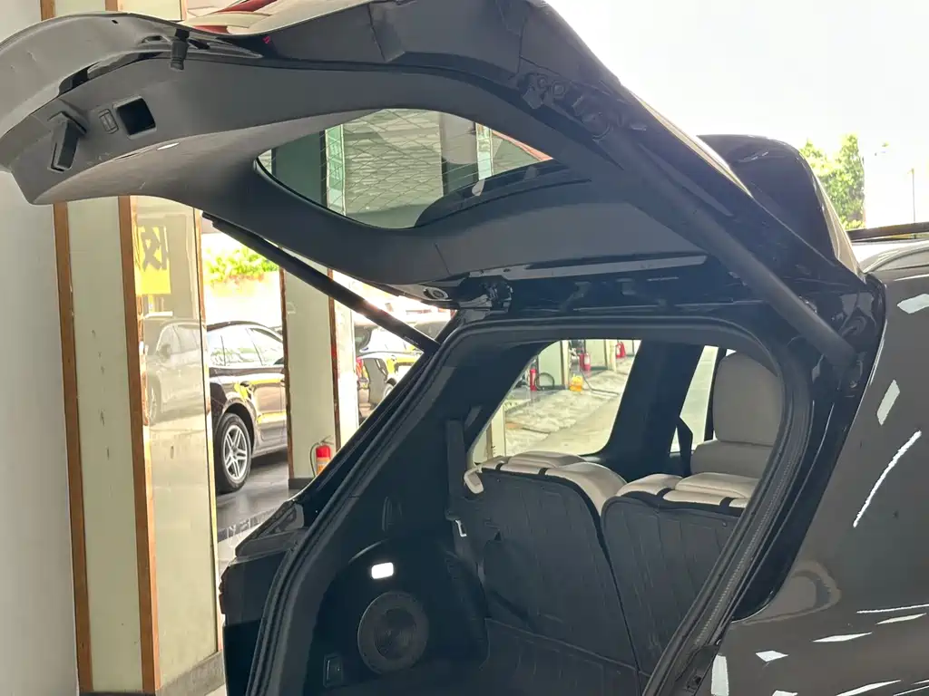 Li Auto Li ONE — миниатюра 8