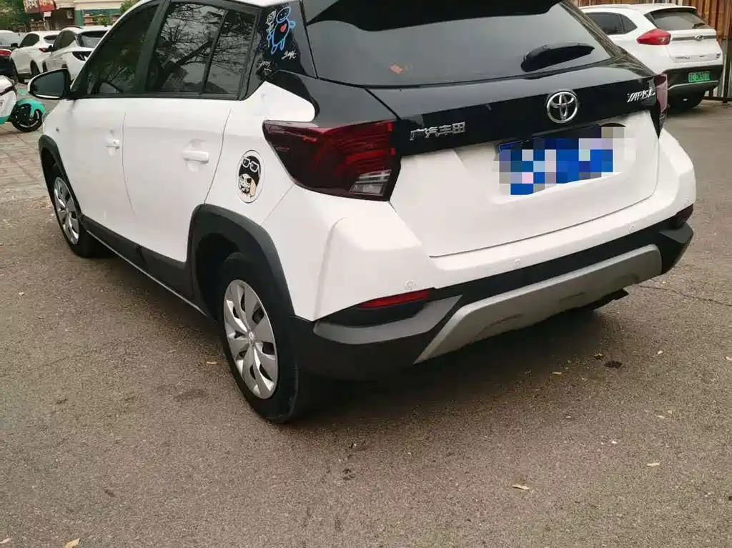 Toyota Yaris L — миниатюра 9