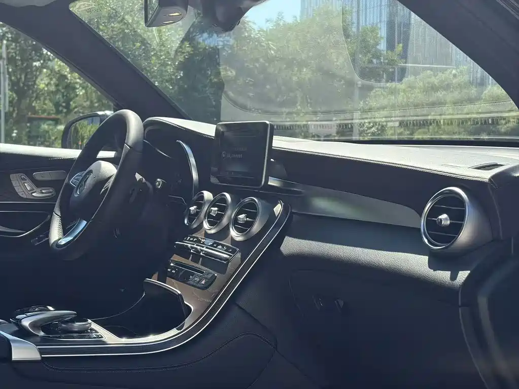 Mercedes-Benz GLC — миниатюра 12