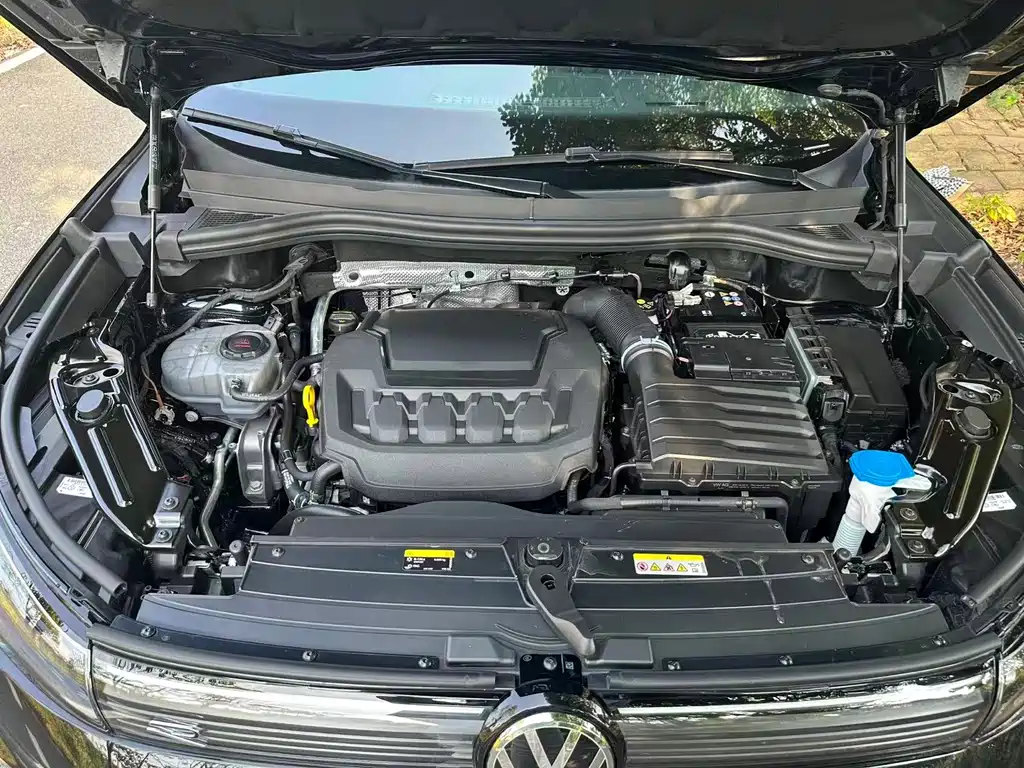 Volkswagen Tiguan L — миниатюра 26