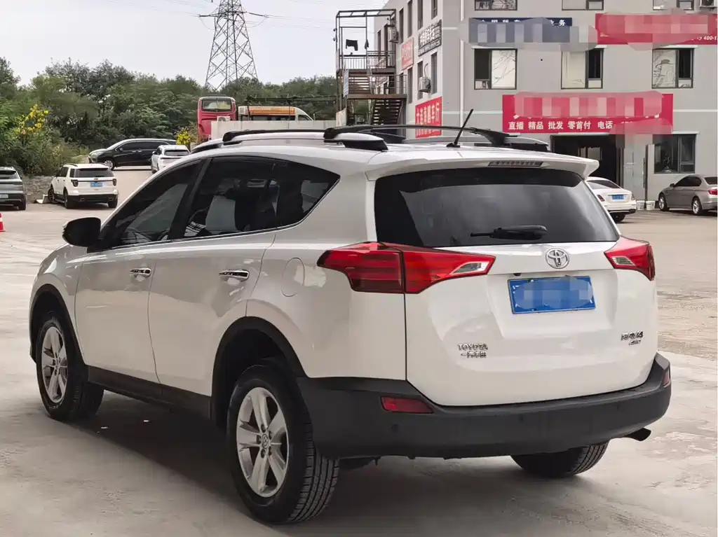 Toyota RAV4 — миниатюра 4