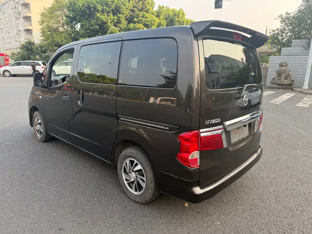 Nissan NV200 — миниатюра 5