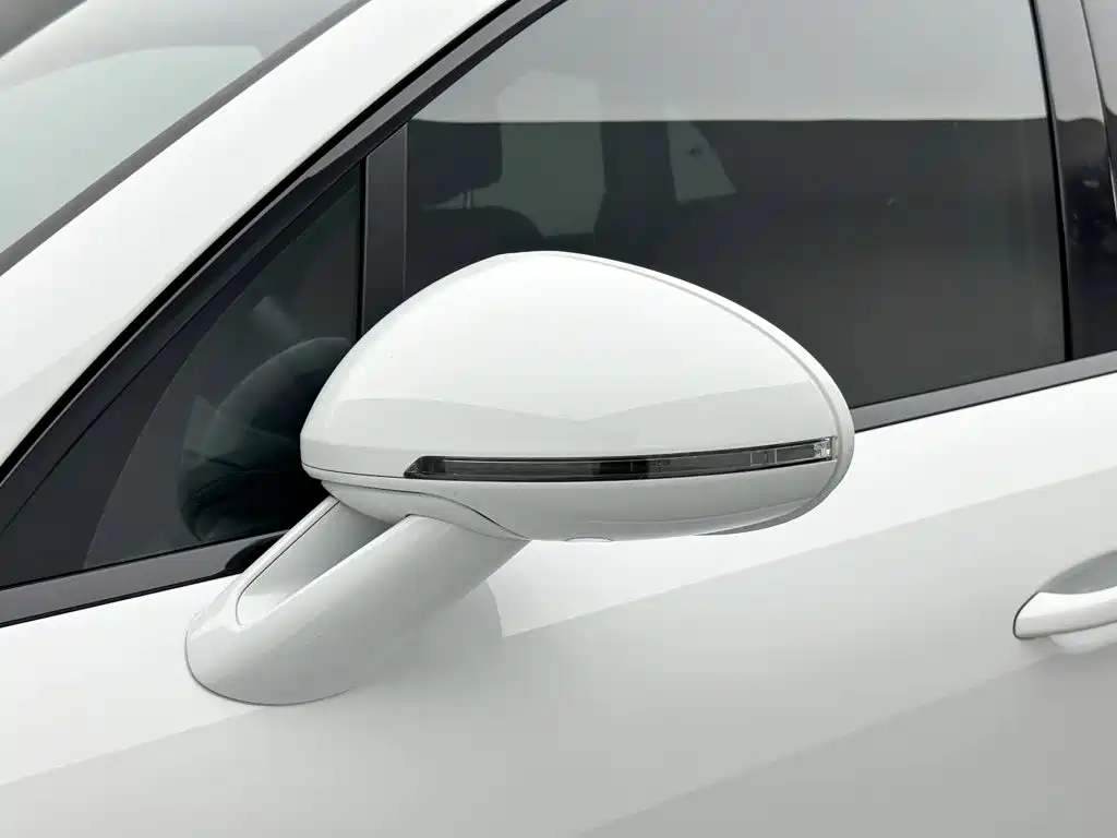 Porsche Macan — миниатюра 22