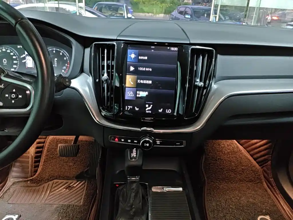 Volvo XC60 — миниатюра 13