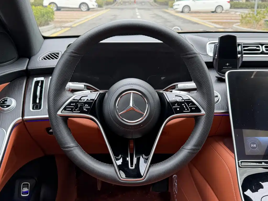 Mercedes-Benz S-Class — миниатюра 8