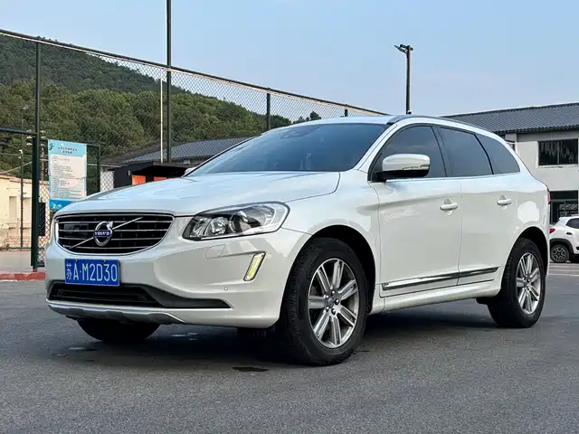 Volvo XC 60 2017 T 5 AWD — фото 1