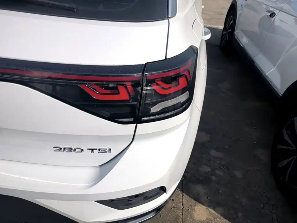Volkswagen T-Roc — миниатюра 8