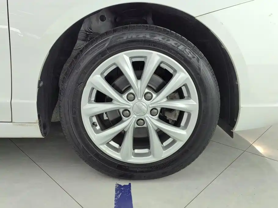 Roewe i5 — миниатюра 6