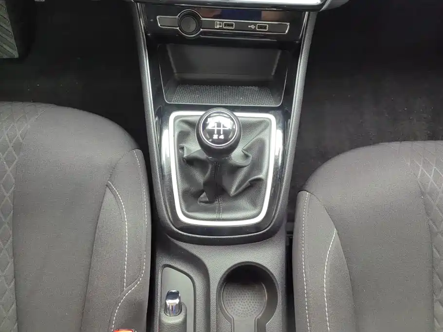 Roewe i5 — миниатюра 16