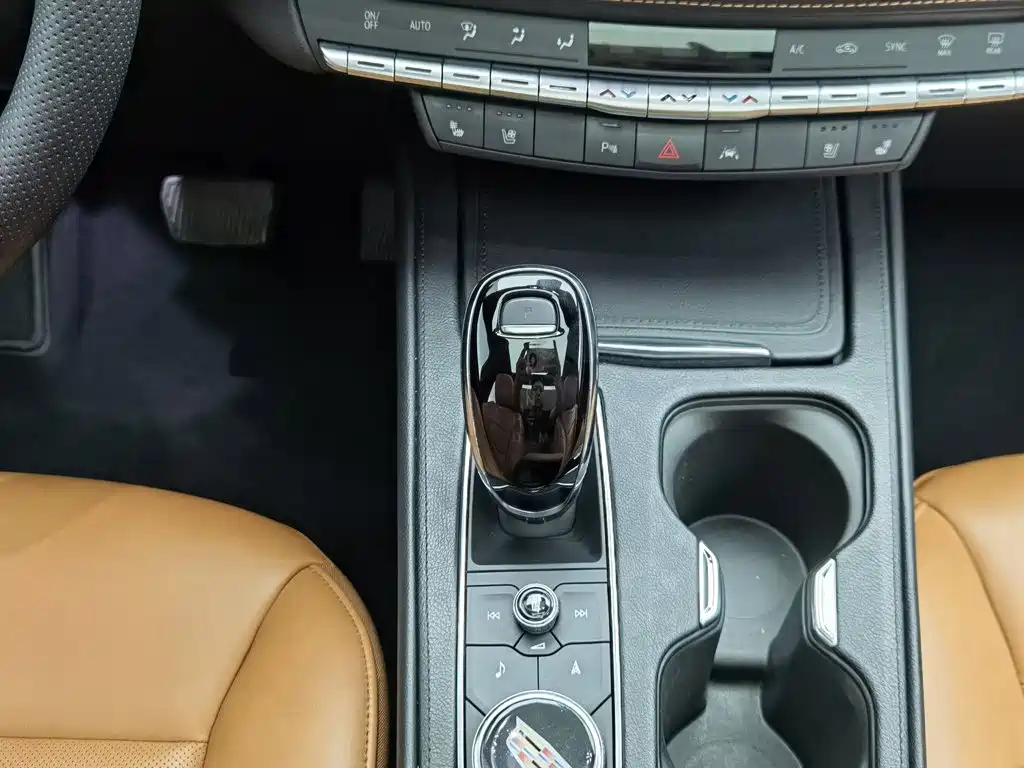 Cadillac XT4 — миниатюра 13
