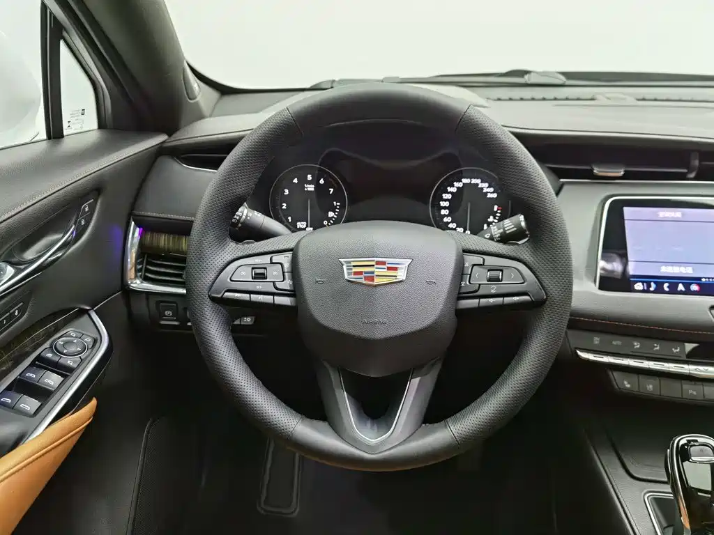 Cadillac XT4 — миниатюра 11