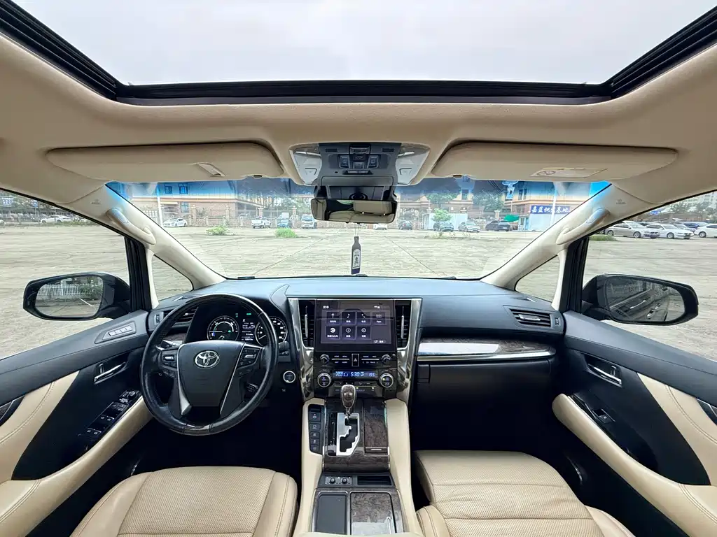 Toyota Vellfire 2021 2.5L HV Luxury