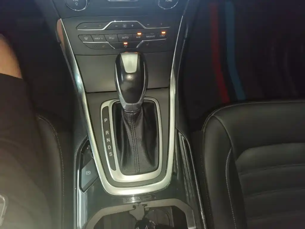 Ford Edge — миниатюра 14
