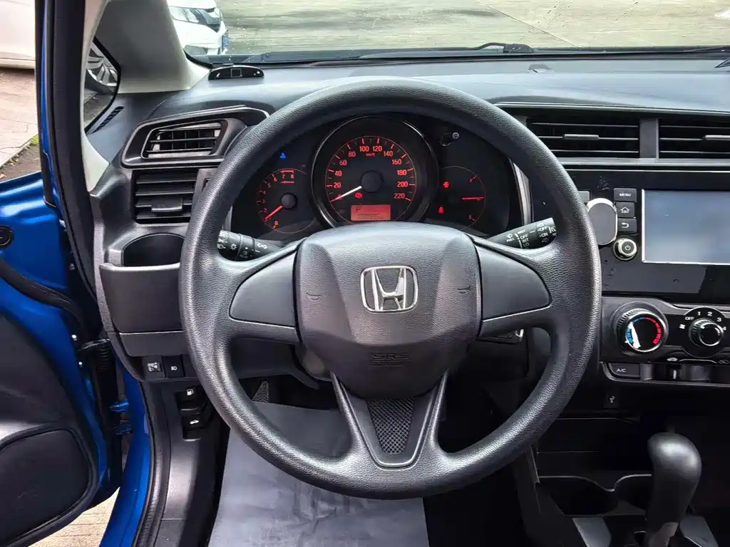 Honda Fit — миниатюра 10