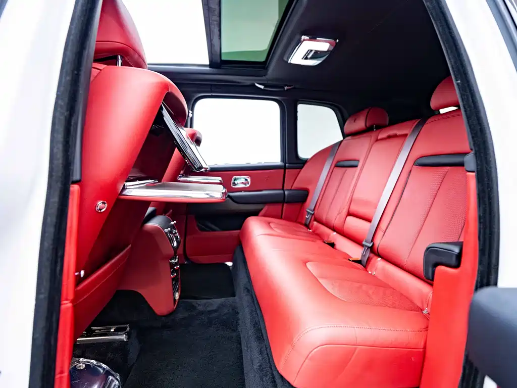 Rolls-Royce Cullinan 2018 мест