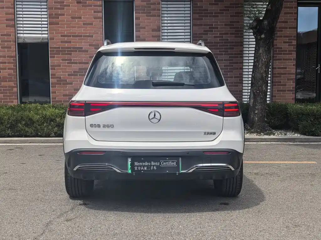 Mercedes-Benz EQB — миниатюра 12
