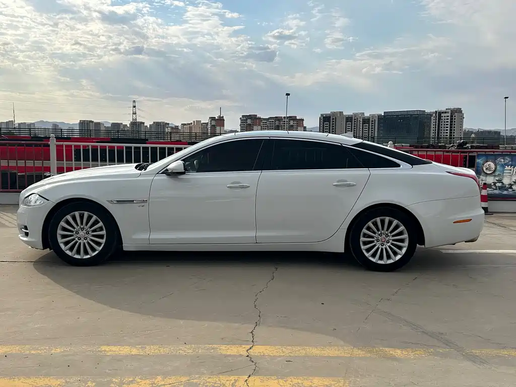 Jaguar XJ 2016 XJL 2.0T Elegant