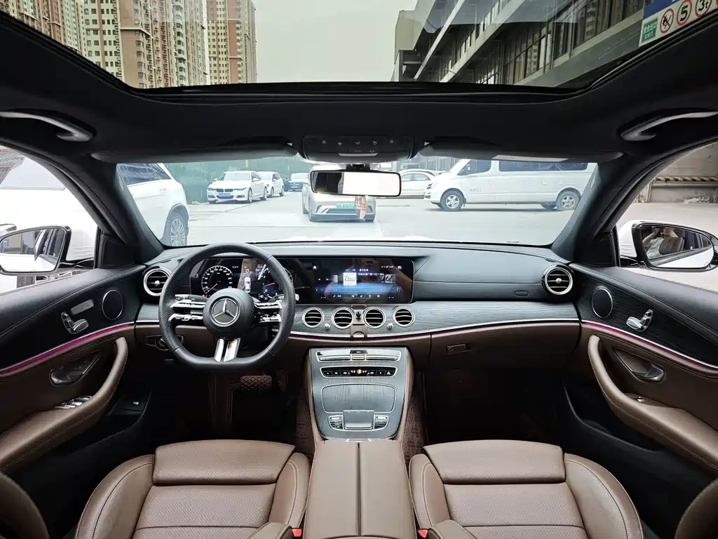 Mercedes-Benz E-Class — миниатюра 5