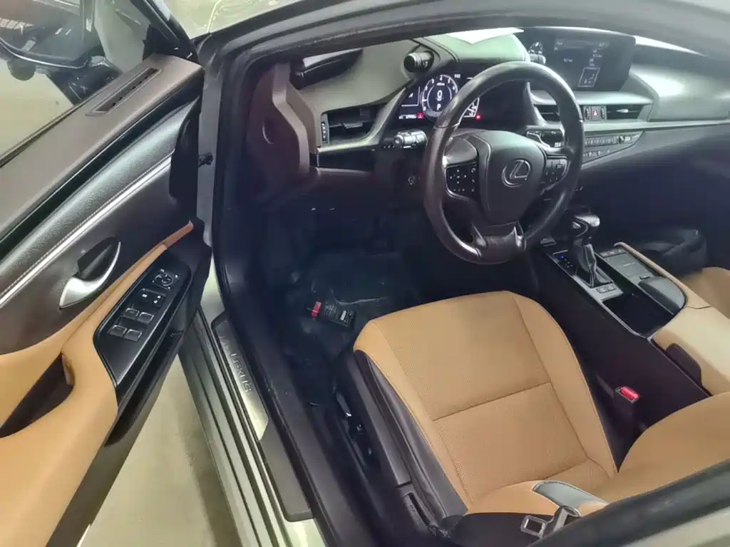 Lexus ES — миниатюра 16