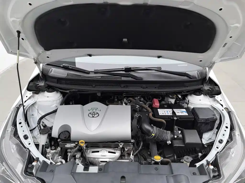 Toyota Yaris L — миниатюра 6