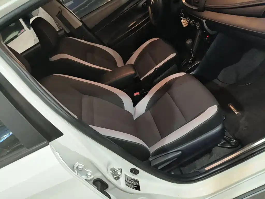 Toyota Yaris L — миниатюра 25