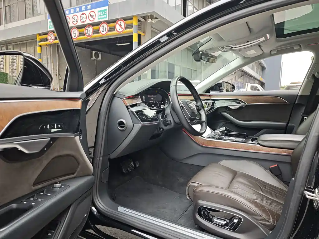 Audi A8 — миниатюра 6