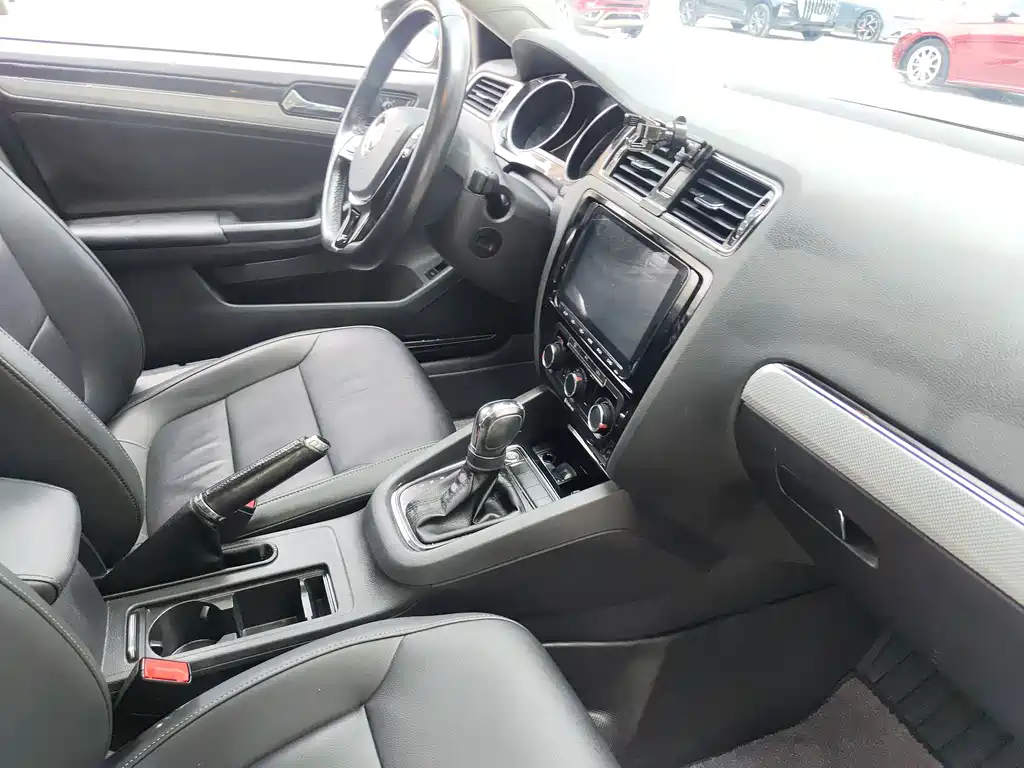 Volkswagen Sagitar — миниатюра 15