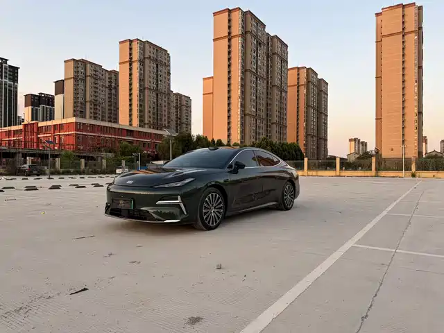2025 Geely Galaxy Xingyao 8