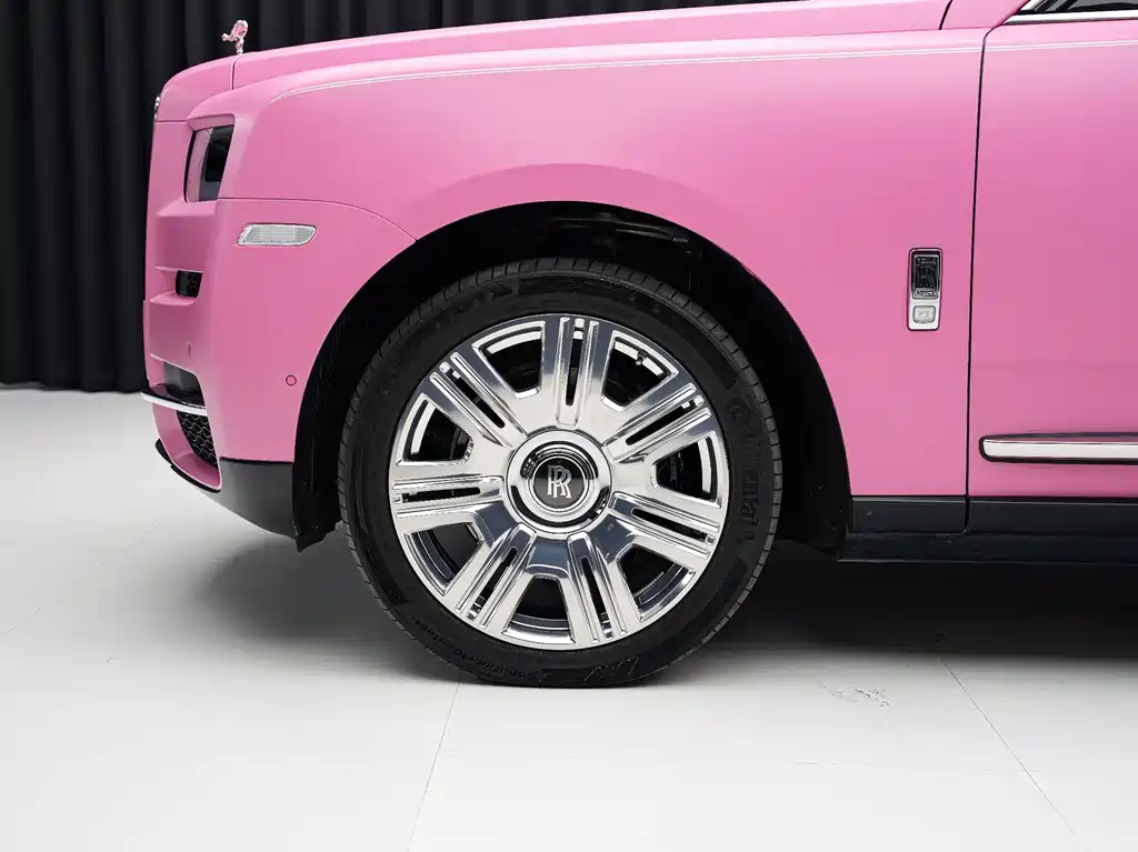 Rolls-Royce Cullinan 2022 мест