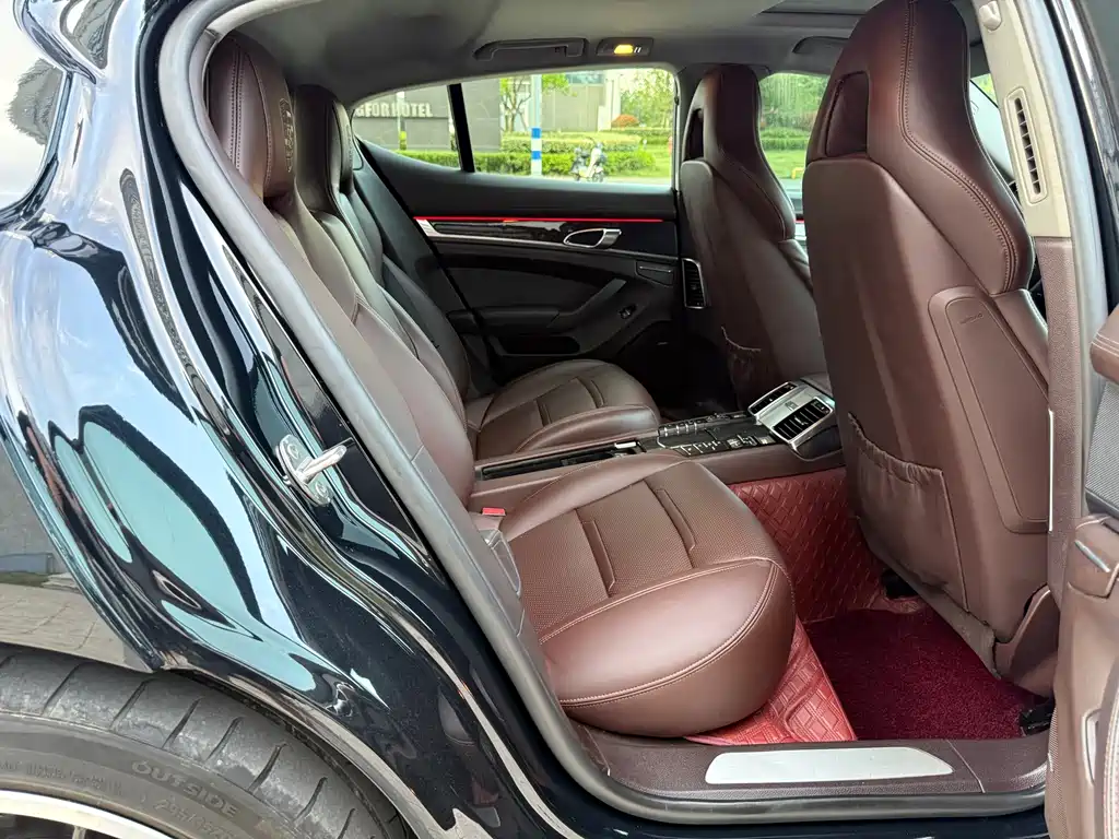 Porsche Panamera 2010 Panamera 4 3.6L