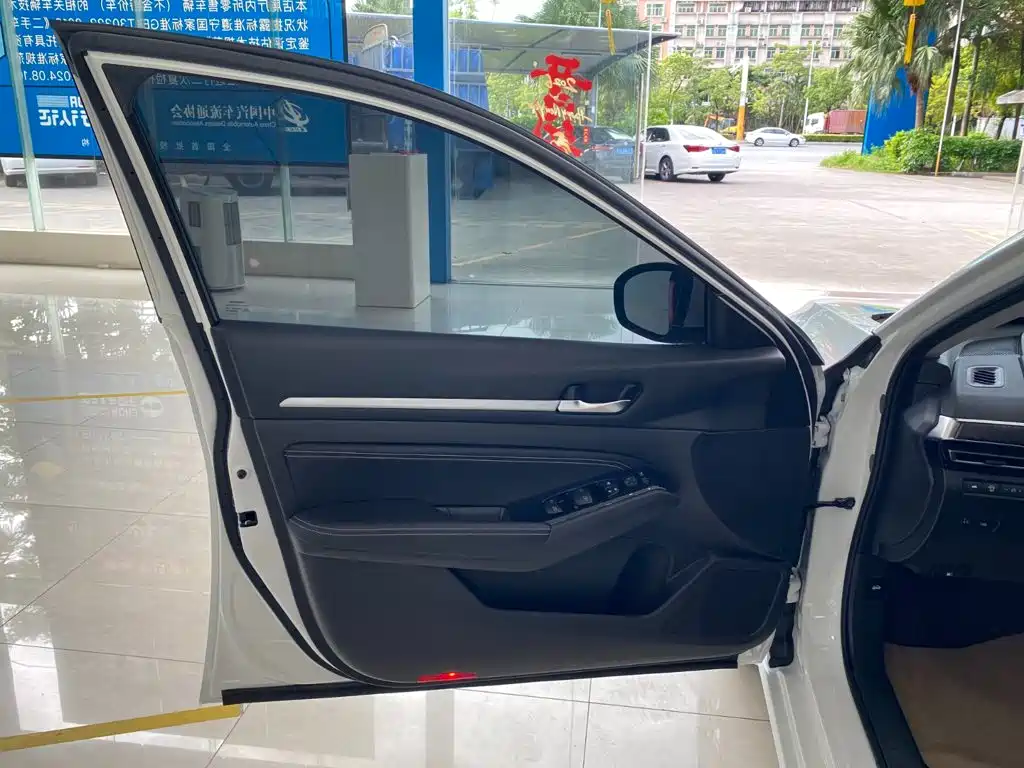 Nissan Teana — миниатюра 4
