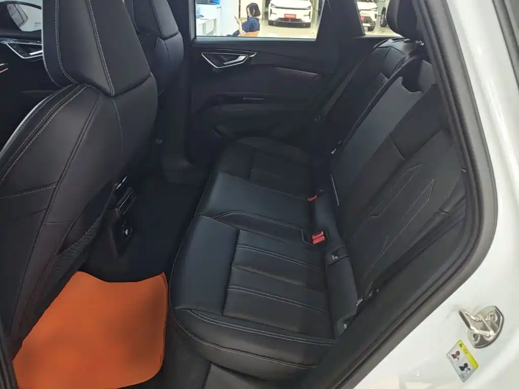 Audi Q4 e-tron — миниатюра 17