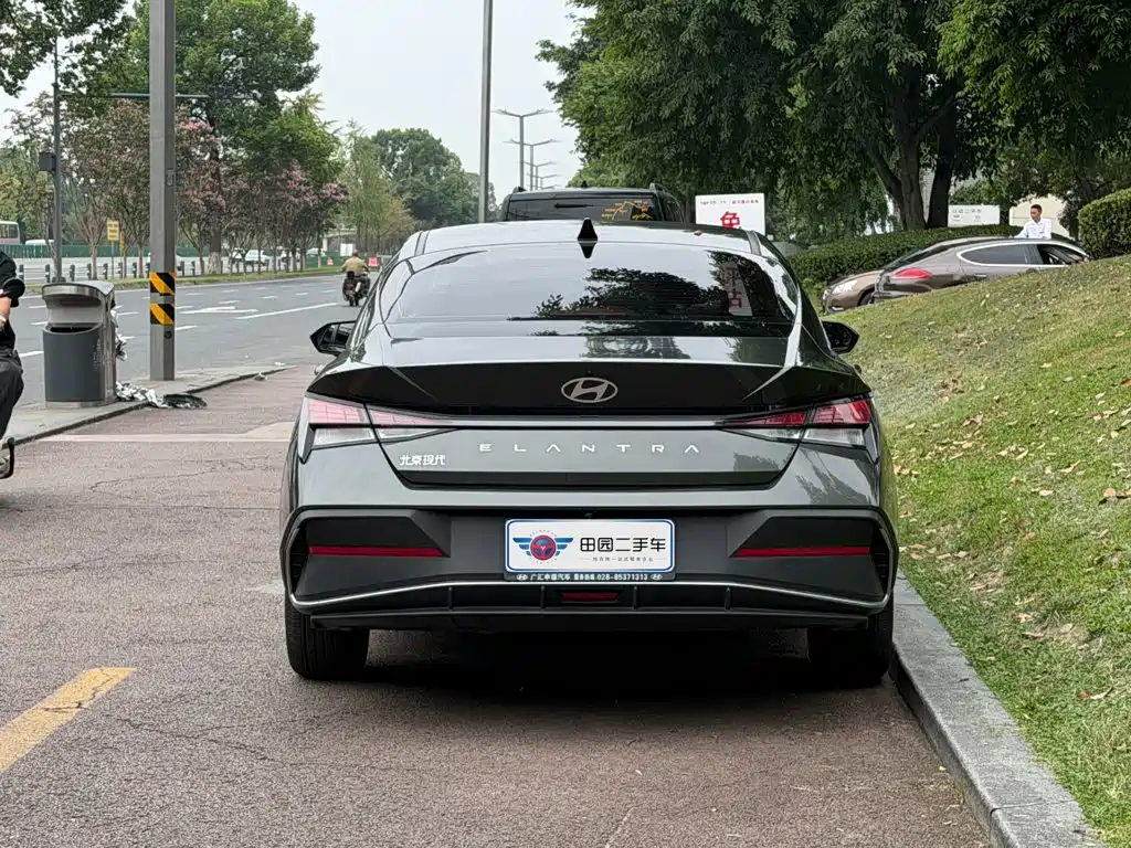 Hyundai Elantra — миниатюра 5