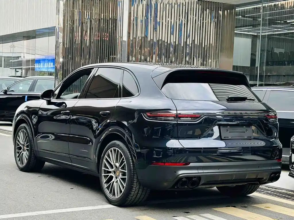 Porsche Cayenne — миниатюра 4
