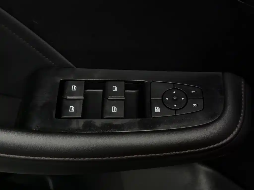 Roewe i5 — миниатюра 9