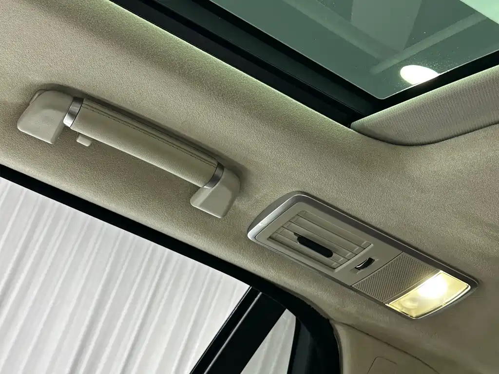 Land Rover Range Rover — миниатюра 32