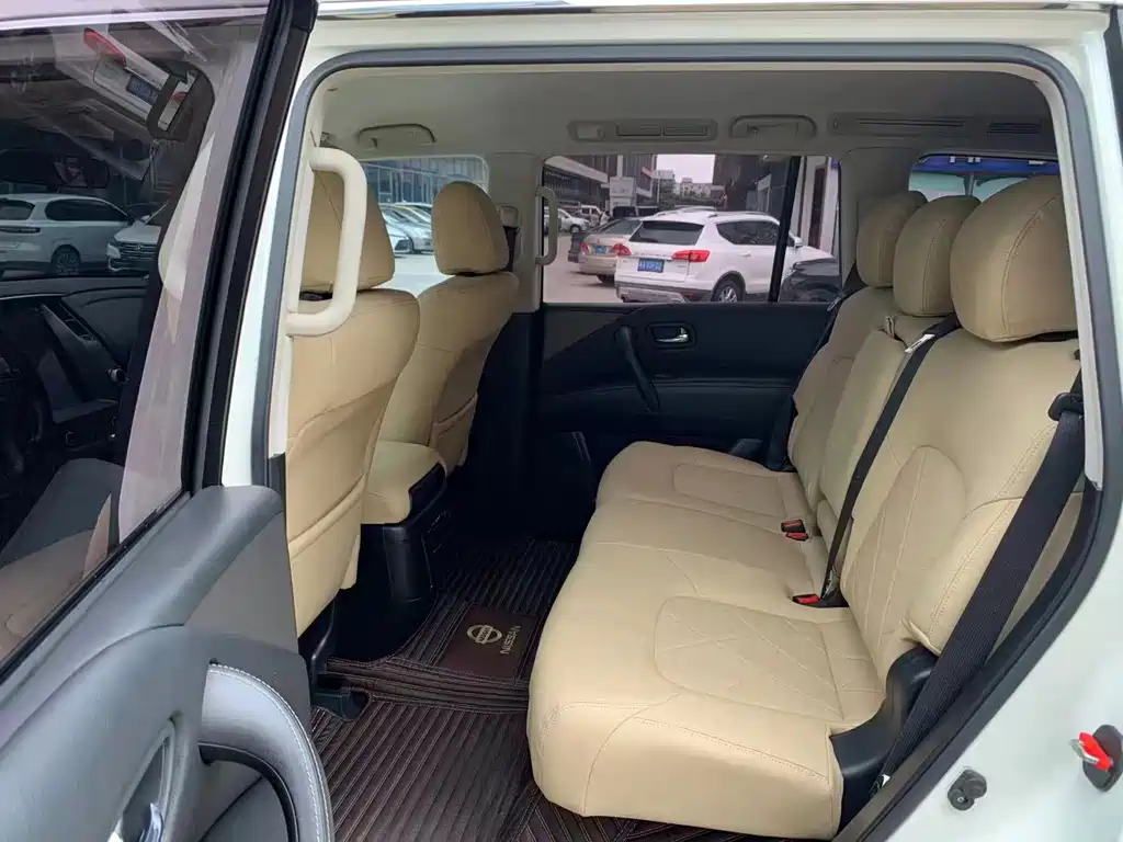 Nissan Patrol — миниатюра 6