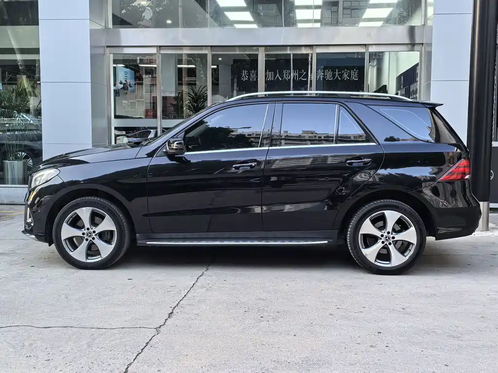 Mercedes-Benz GLE (Import) — миниатюра 5