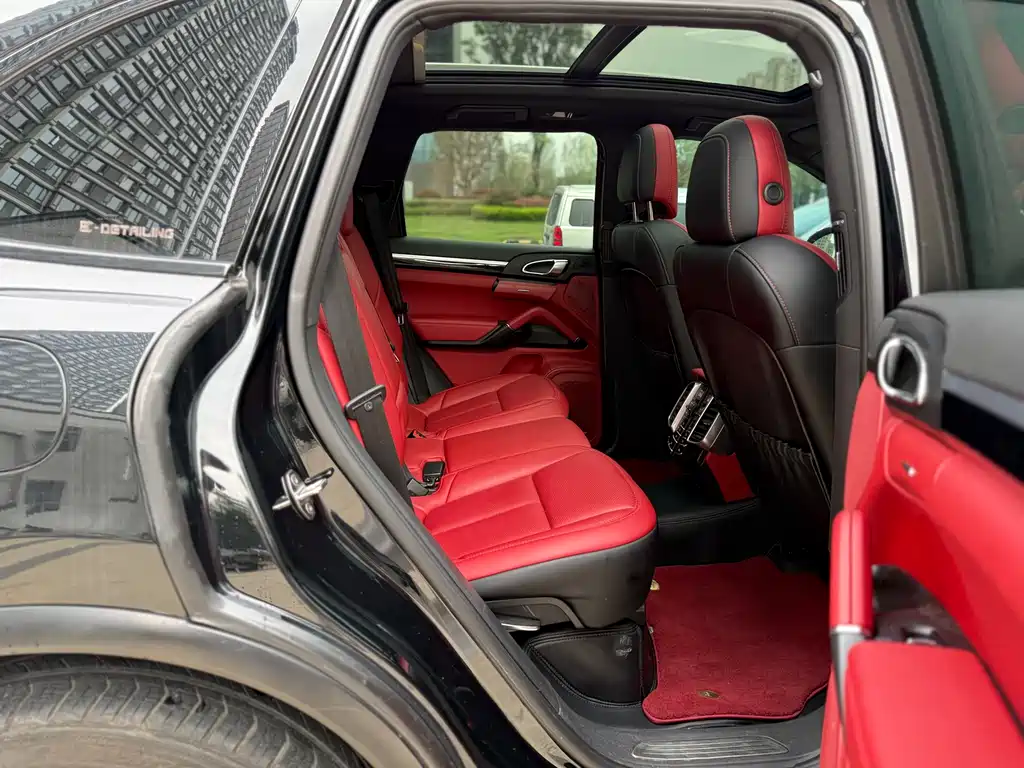 Porsche Cayenne 2014 Cayenne Platinum Edition 3.0T