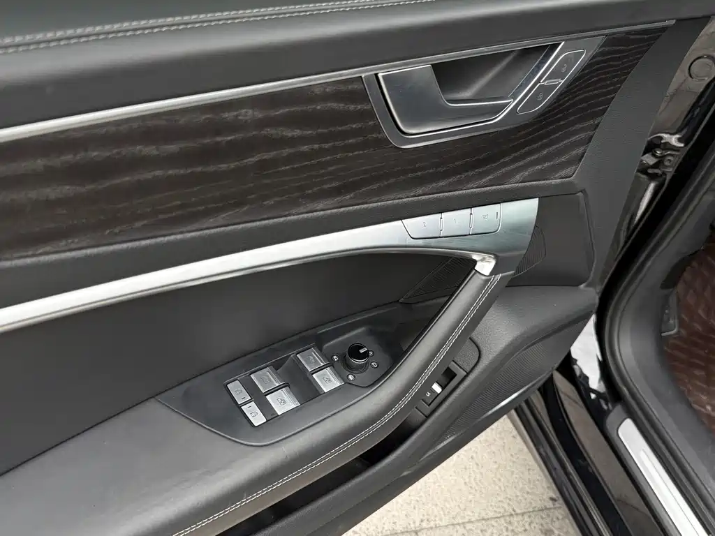 Audi A6L — миниатюра 11